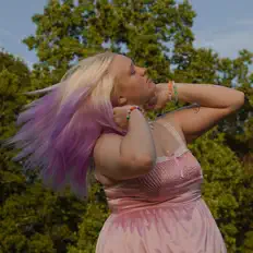Dengarkan stargirl, tonton video musik, baca bio, lihat tanggal tur & lainnya!