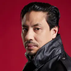 Ascolta Izumi, guarda video musicali, leggi la biografia, vedi le date del tour & altro!