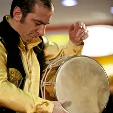 Posłuchaj wykonawcy Natiq Ritm, obejrzyj teledyski, przeczytaj biografię, zobacz daty tras koncertowych i nie tylko!