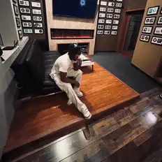 M4RZを聴いたり、ミュージックビデオを鑑賞したり、経歴やツアー日程などを確認したりしましょう！