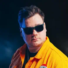 Ακούστε περιεχόμενο από Nerds At Raves, παρακολουθήστε μουσικά βίντεο, διαβάστε το βιογραφικό, δείτε ημερομηνίες περιοδείας, και πολλά ακόμη!