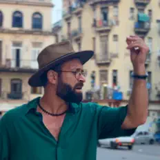 Escucha a David Gabrielyan, mira videos musicales, lee su biografía, consulta las fechas de las gira y más.