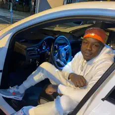 收听 ZyZy、观看音乐视频、阅读小传、查看巡演日期等 ！