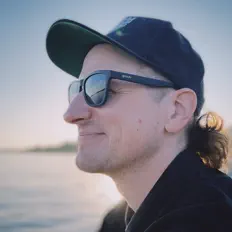 聆聽 Nich Longe、觀看音樂影片、閱讀小傳、查看巡演日期等！