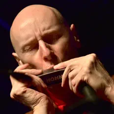Hör dir Jens Bunge an, schau dir Musikvideos an, lies die Biografie, finde Tourdaten und mehr!