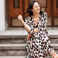 Ascolta Bernadette Philipp, guarda video musicali, leggi la biografia, vedi le date del tour & altro!