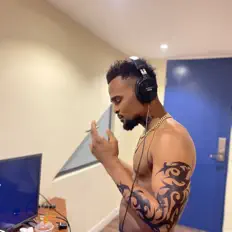 Albysnr을(를) 듣고, 뮤직 비디오를 보고, 약력을 읽고, 투어 일정 등을 확인하세요!