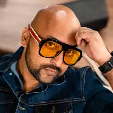 Binny Sharmaを聴いたり、ミュージックビデオを鑑賞したり、経歴やツアー日程などを確認したりしましょう！