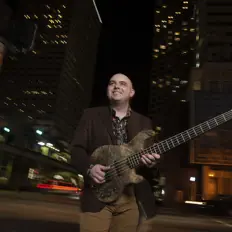 Ouça Colin Trusedell, assista a videoclipes, leia a biografia, veja as datas das turnês e mais!