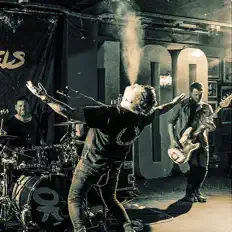 Posłuchaj wykonawcy Broken Witt Rebels, obejrzyj teledyski, przeczytaj biografię, zobacz daty tras koncertowych i nie tylko!