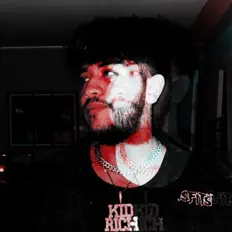 Poslechněte si interpreta Kid Rich, sledujte hudební videa, přečtěte si životopis, podívejte se na data turné a další informace.