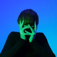 收听 undefined、观看音乐视频、阅读小传、查看巡演日期等 ！