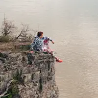 undefined을(를) 듣고, 뮤직 비디오를 보고, 약력을 읽고, 투어 일정 등을 확인하세요!