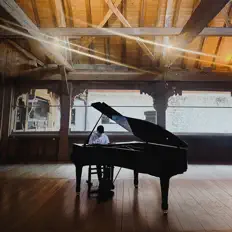 收听 Le Promeneur、观看音乐视频、阅读小传、查看巡演日期等 ！