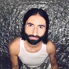 Posłuchaj wykonawcy jo~ao, obejrzyj teledyski, przeczytaj biografię, zobacz daty tras koncertowych i nie tylko!