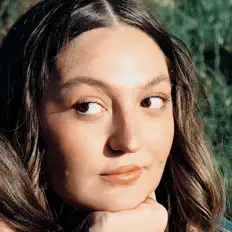 Hör dir catarina de luca an, schau dir Musikvideos an, lies die Biografie, finde Tourdaten und mehr!