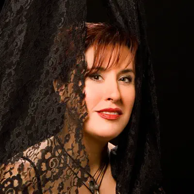 Listen to Verónica Larc, watch music videos, read bio, see tour dates & more!
