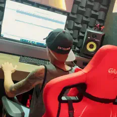 Listen to Dj Douglas Silva, watch music videos, read bio, see tour dates & more!