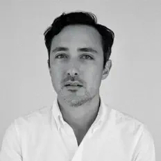 聆聽 Adam Crystal、觀看音樂影片、閱讀小傳、查看巡演日期等！