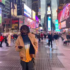 Lil Da$h सुनें, म्यूज़िक वीडियो देखें, बायो पढ़ें, दौरे की तारीखें और बहुत कुछ देखें!