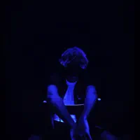 收听 undefined、观看音乐视频、阅读小传、查看巡演日期等 ！