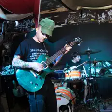 Dengarkan Postcards, tonton video musik, baca bio, lihat tanggal tur & lainnya!