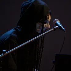 Smoothblack Dafantomを聴いたり、ミュージックビデオを鑑賞したり、経歴やツアー日程などを確認したりしましょう！