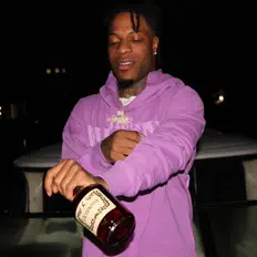 收听 EMG Champ、观看音乐视频、阅读小传、查看巡演日期等 ！