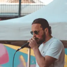 Dengarkan Sleters, tonton video musik, baca bio, lihat tanggal tur & lainnya!