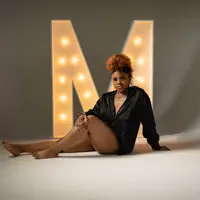 Écoutez undefined, regardez des vidéoclips, lisez la biographie, consultez les dates de tournée et plus encore !