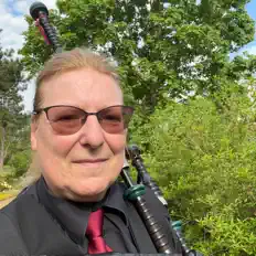 Hör dir Dagmar Pesta an, schau dir Musikvideos an, lies die Biografie, finde Tourdaten und mehr!