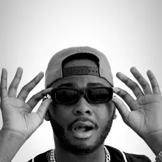 Ascolta Mose's Loly, guarda video musicali, leggi la biografia, vedi le date del tour & altro!