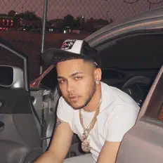 Écoutez CartierCapone, regardez des vidéoclips, lisez la biographie, consultez les dates de tournée et plus encore !