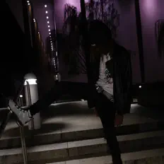 Lil Tamを聴いたり、ミュージックビデオを鑑賞したり、経歴やツアー日程などを確認したりしましょう！