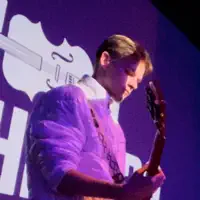 Escucha a undefined, mira videos musicales, lee su biografía, consulta las fechas de las gira y más.