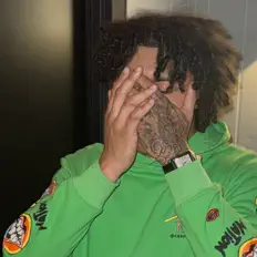 收听 cmoney、观看音乐视频、阅读小传、查看巡演日期等 ！