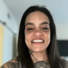Ticia Marieを聴いたり、ミュージックビデオを鑑賞したり、経歴やツアー日程などを確認したりしましょう！