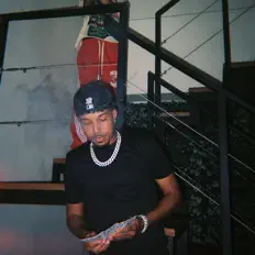 Poslechněte si interpreta SNOW DR, sledujte hudební videa, přečtěte si životopis, podívejte se na data turné a další informace.