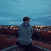 Ascolta undefined, guarda video musicali, leggi la biografia, vedi le date del tour & altro!