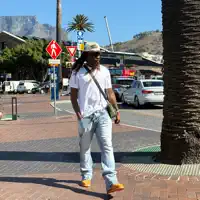 undefined을(를) 듣고, 뮤직 비디오를 보고, 약력을 읽고, 투어 일정 등을 확인하세요!