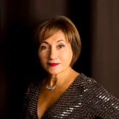Lucia Abonizio을(를) 듣고, 뮤직 비디오를 보고, 약력을 읽고, 투어 일정 등을 확인하세요!