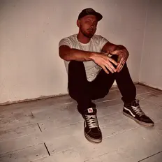 Listen to SpilKmlK, watch music videos, read bio, see tour dates & more!