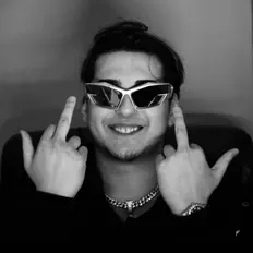 Dengarkan Zacklona, tonton video musik, baca bio, lihat tanggal tur & lainnya!