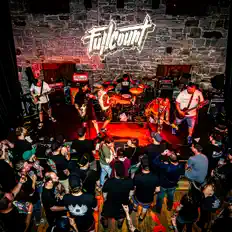 Dengarkan Fullcount, tonton video musik, baca bio, lihat tanggal tur & lainnya!