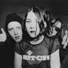 Écoutez Möler, regardez des vidéoclips, lisez la biographie, consultez les dates de tournée et plus encore !