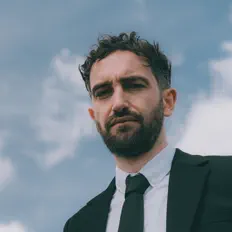 Ouça RIGAN, assista a videoclipes, leia a biografia, veja as datas das turnês e mais!