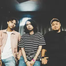 Dengarkan Space Between Galaxsi, tonton video musik, baca bio, lihat tanggal tur & lainnya!