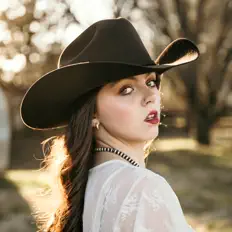 Poslechněte si interpreta Abigail Ragan, sledujte hudební videa, přečtěte si životopis, podívejte se na data turné a další informace.