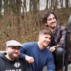 Ascolta Cradle Collective, guarda video musicali, leggi la biografia, vedi le date del tour & altro!