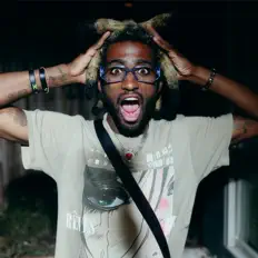 Escucha a Mahdi, mira videos musicales, lee su biografía, consulta las fechas de las gira y más.